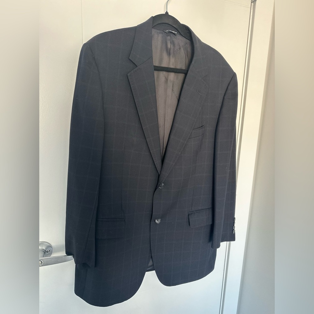 Dolce & Gabbana 100% Virgin Wool Designer Suit | Subtle Checkered Pattern - Picture 6 of 17